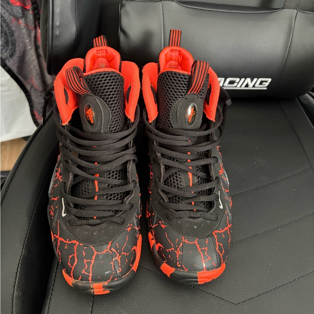 Nike Kids Black and Red Patterned Sneakers - Picture 4 of 4